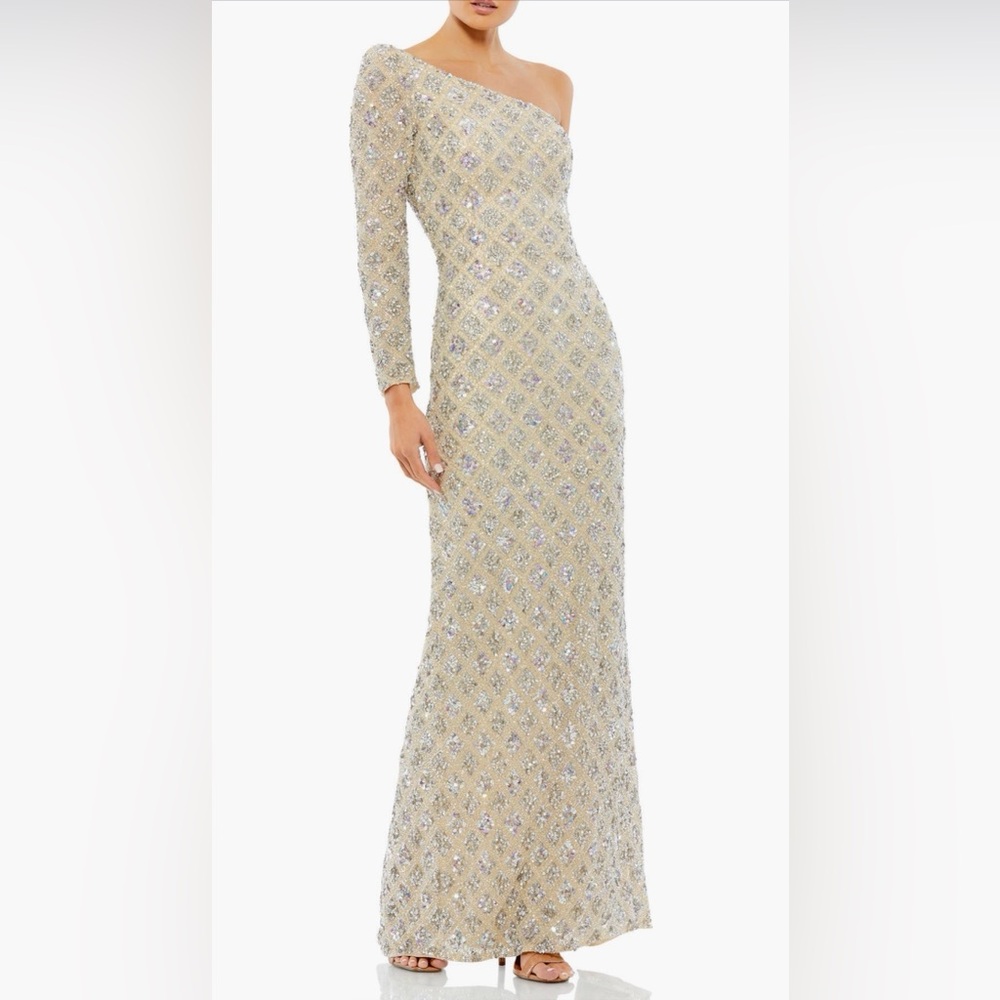 Mac Duggal Gold Sequin Gown size 6